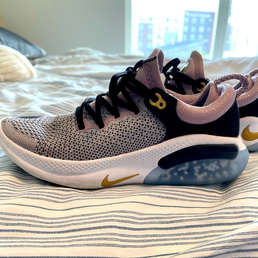 Women’s Nike Joyride Run Flyknit Shoe